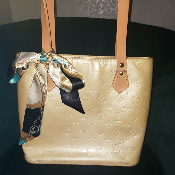 Louis Vuitton Handbags - Louis Vuitton Houston Tote